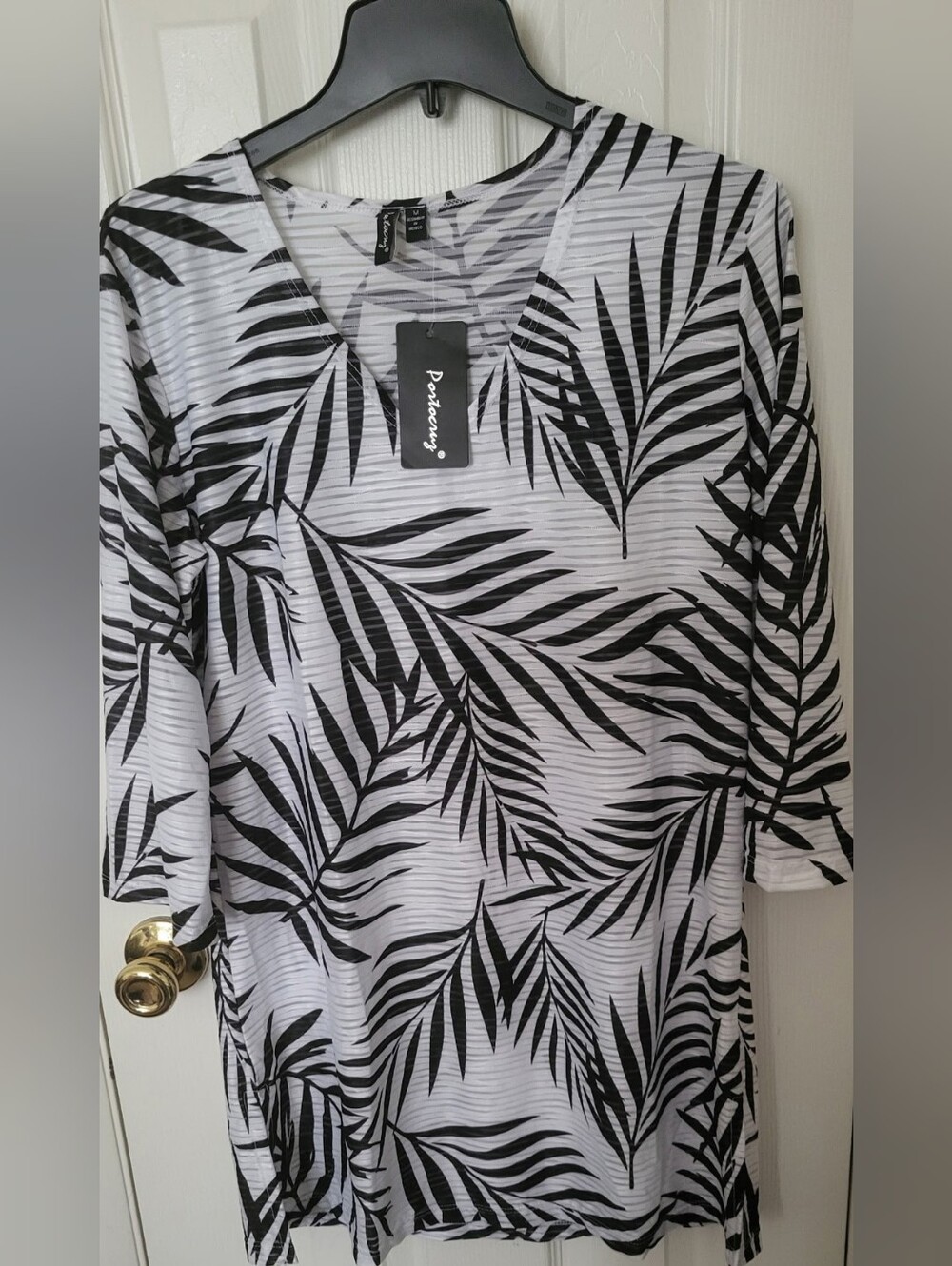 Black & White Palm-Print Dress Size Medium D-425